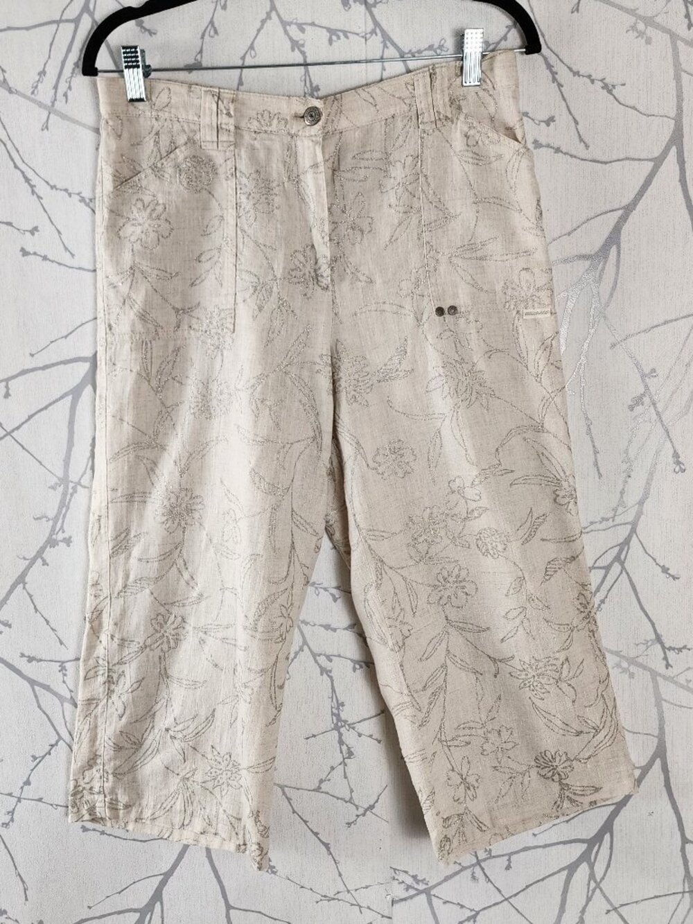 Michele Beige Metallic Silver Floral 100% Linen High Rise Capris